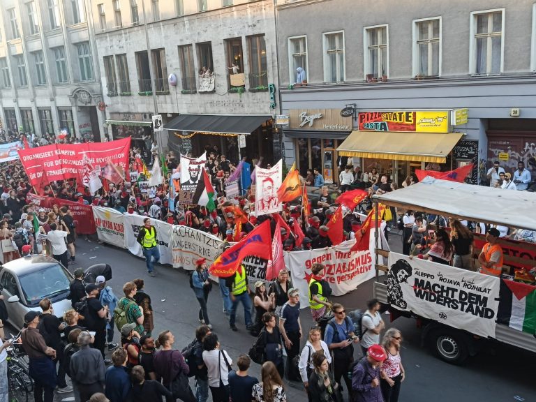 1 Mayıs Almanya’da Güçlü ve Geniş Katılımla Kutlandı