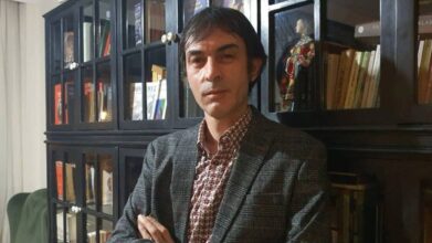 Gazeteci Bahadır Özgür Gözaltına Alındı: Gerekçe “Soruşturmanın Gizliliğini İhlal” İddiası