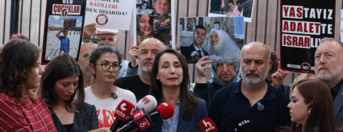 Hatimoğulları Adalet Nöbetindeki Depremzede Aileleri Ziyaret Etti: “Adalet Talebi Duyulmalıdır”