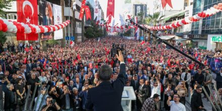 Özgür Özel Denizli’den İktidara Yüklendi: “AK Parti’nin ‘Ak’ Dediği Ne Varsa Kara Çıkmıştır”