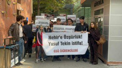 Galatasaray Üniversitesi Öğrencilerinden Tutuklanan Nehir ve Nevin İçin Eylem: “Baskılarınız Bizi Susturamayacak” / Video