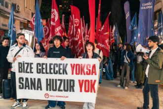 Üç Kentte Öğrencilerden Dayanışma Eylemleri