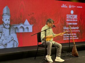 Ulaş Özdemir’den Serçeşme Buluşması’nda Alevi Müzik Kültürü Vurgusu: “Saz ve Söz Et ile Tırnak Gibi” / Video